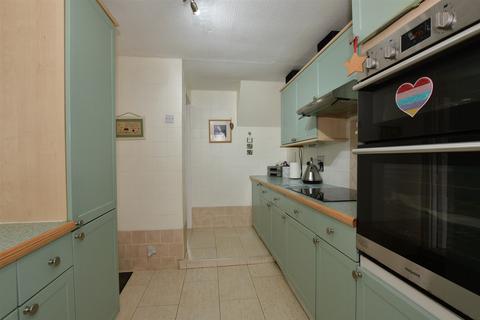 Chivers Road, London E4 4 bed terraced house for sale