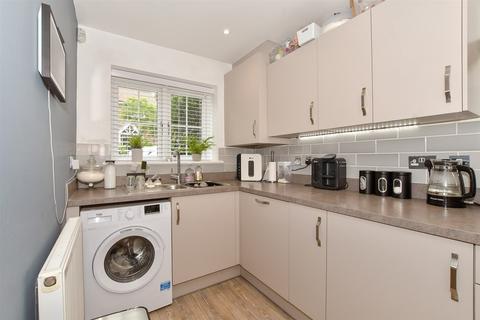 Kingfisher Drive, Crowborough TN6 2 bed semi