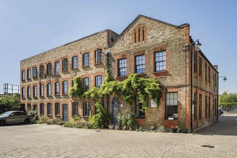 Athelstan Place, Twickenham, TW2 1 bed apartment for sale