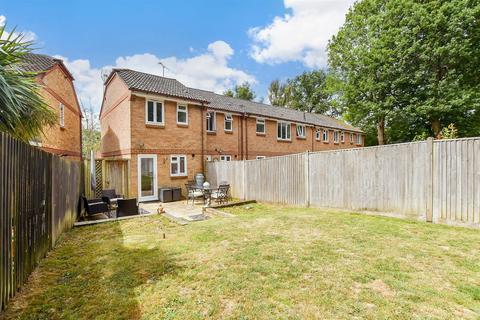 Jay Close, Nr Horsham RH13 2 bed end of terrace house for sale