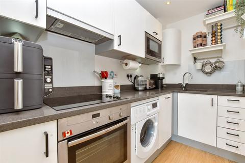 19 Whytecliffe Road South, Purley CR8 1 bed apartment for sale