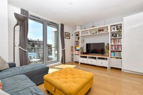 19 Whytecliffe Road South, Purley CR8 1 bed apartment for sale