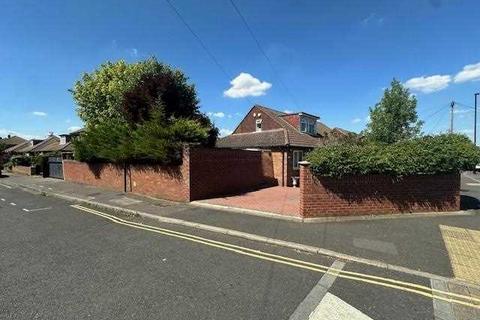 Hatton Road, Bedfont 3 bed bungalow for sale