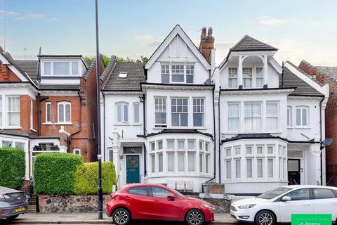Muswell Hill Road, London, N10 1 bed apartment for sale