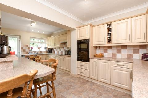 Lechford Road, Horley RH6 4 bed semi