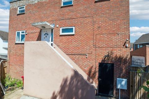 Rochfords Gardens, Slough SL2 3 bed detached house for sale