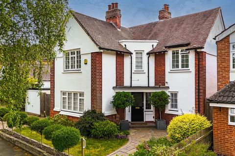 Dovedale Road, Leicester 3 bed detached house for sale