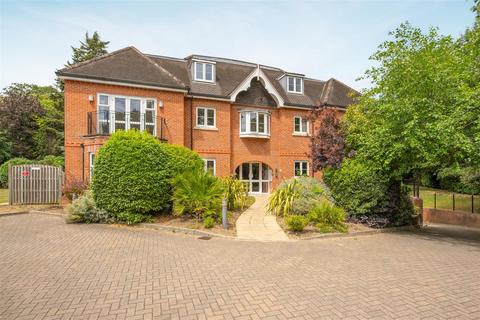 Snows Ride, Windlesham 2 bed apartment for sale