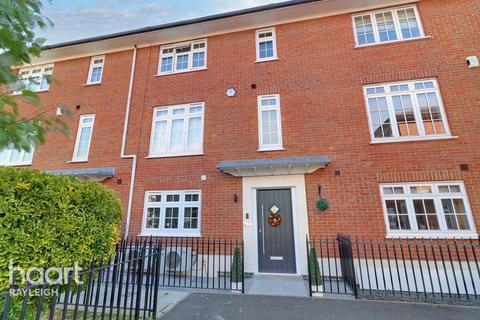 Kelso Close, Rayleigh 4 bed townhouse for sale