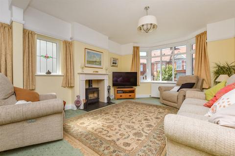 Madeira Road, Margate CT9 3 bed detached house for sale