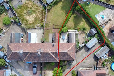 Taylor Crescent, Stapleford, Nottingham 3 bed townhouse for sale