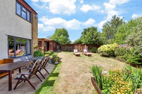 Saltings Road, Snodland ME6 3 bed semi