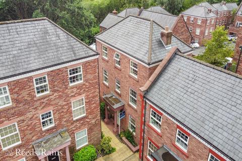 Woodland View, Greater Manchester SK14 4 bed detached house for sale