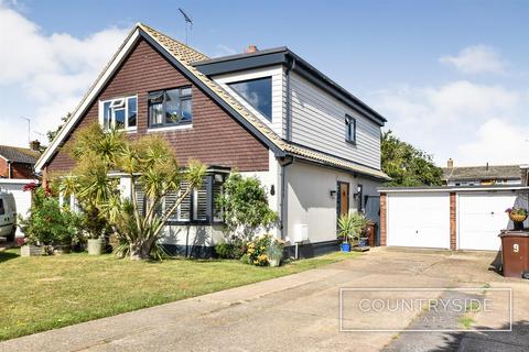 Linnet Drive, Benfleet 2 bed chalet for sale