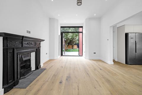 Anson Road, Cricklewood, NW2 4 bed maisonette for sale