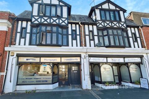 Alexandra Road, Farnborough, Hampshire 2 bed maisonette for sale
