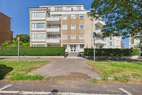 Earls Avenue, Folkestone 2 bed apartment for sale