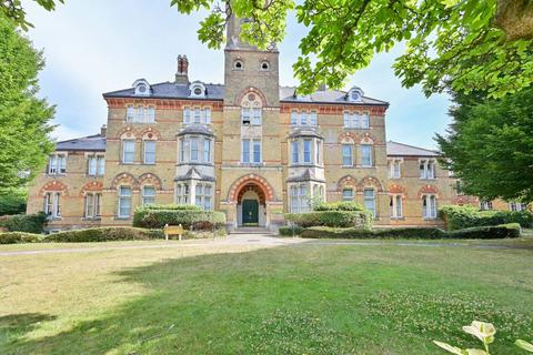 Elizabeth House, Watford, WD24 3 bed flat for sale