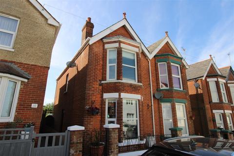Coronation Road, Cowes PO31 3 bed house for sale
