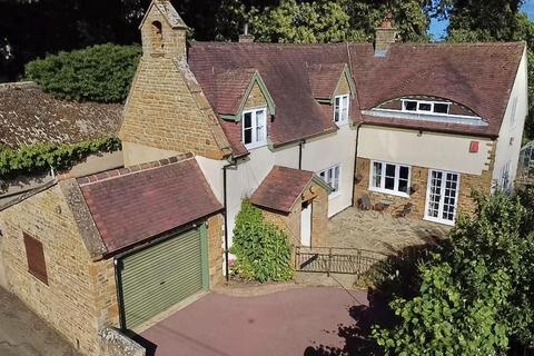 Creaton Road, Teeton... 3 bed detached house for sale