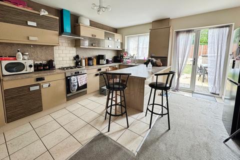 St Thomas Mews, Gainsborough DN21 3 bed semi