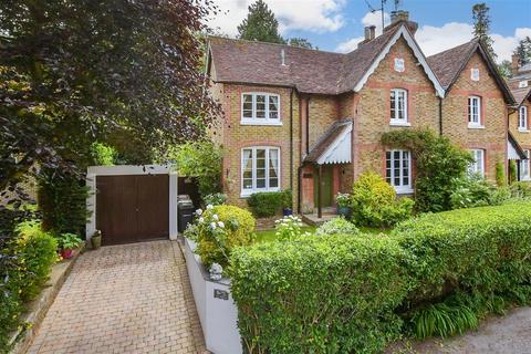 Rose Cottages, Maidstone ME15 3 bed semi