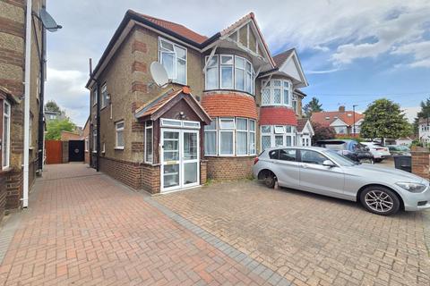 Hounslow, TW5 3 bed semi