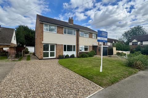 Princes Avenue, Southminster 3 bed semi