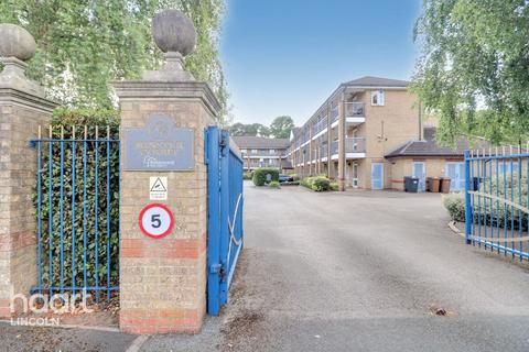 Minster Court, Bracebridge Heath 2 bed apartment for sale