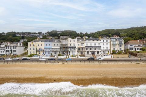 Wellington Terrace, Sandgate... 2 bed apartment for sale