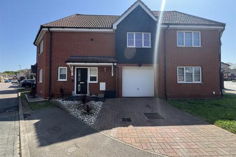 Williamsburg Avenue, Harwich CO12 3 bed terraced house for sale