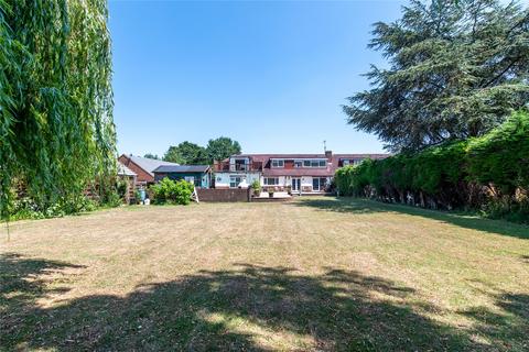 Town Road, Cliffe Woods, Kent, ME3 6 bed house for sale