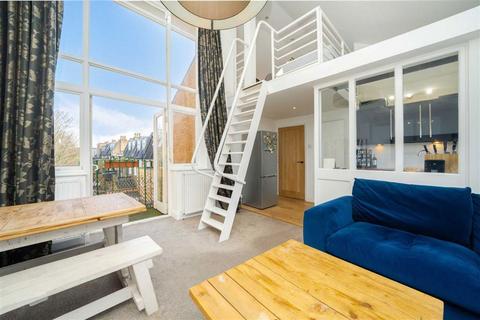 Fulham Palace Road, London SW6 2 bed flat for sale