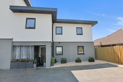 Queens Road, New Romney TN28 2 bed apartment for sale