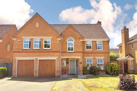 Chisholm Close, Northampton NN4 5 bed detached house for sale