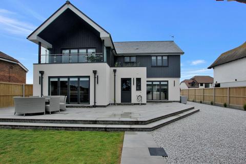 St. Marys Road, Romney Marsh TN29 4 bed detached house for sale