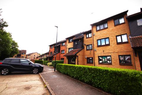 Pycroft Way, London N9 2 bed flat for sale
