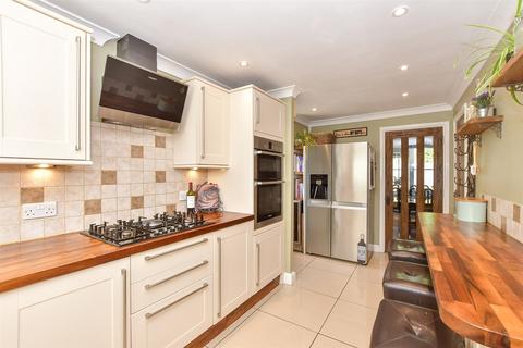 Primrose Drive, Ashford TN23 5 bed detached house for sale