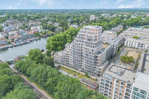 Henry Macaulay Avenue, Kingston upon... 2 bed flat for sale