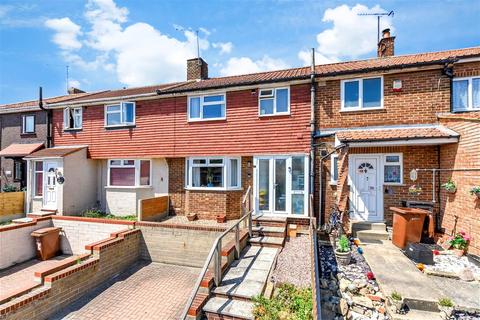Pickwick Crescent, Rochester ME1 3 bed terraced house for sale