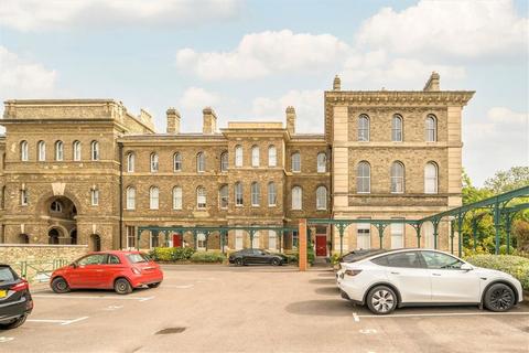 Shooters Hill Road, London SE18 1 bed flat for sale