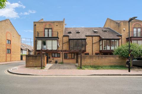 Rotherhithe Street, London, SE16 5 bed end of terrace house for sale