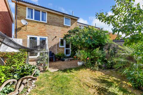 Cricketers Close, Maidstone ME17 3 bed end of terrace house for sale