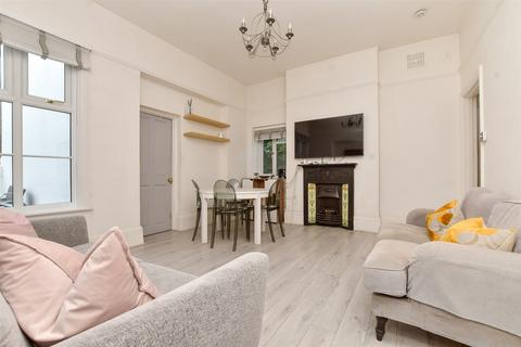 Croft Road, Sutton, Surrey 2 bed ground floor maisonette for sale