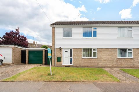 Links Way, Thurlton 3 bed semi