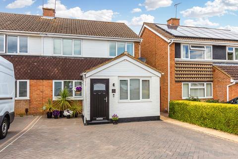 Clarence Court, Rushden NN10 3 bed semi