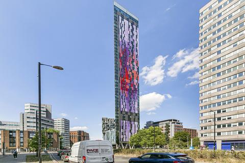 Saffron Square, East Croydon 3 bed apartment for sale