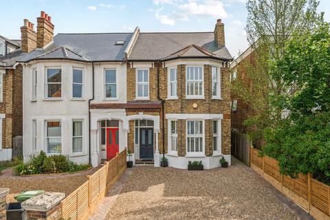 6 bedroom semi-detached house for sale