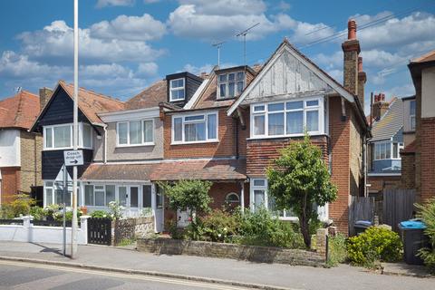Queens Road, Broadstairs, CT10 4 bed semi