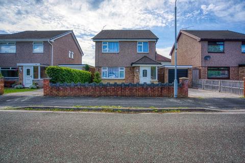 Bedford Avenue East, Ellesmere Port CH65 4 bed detached house for sale